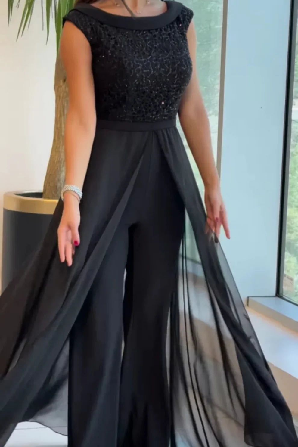 Louna™ | Elegante mono sin mangas
